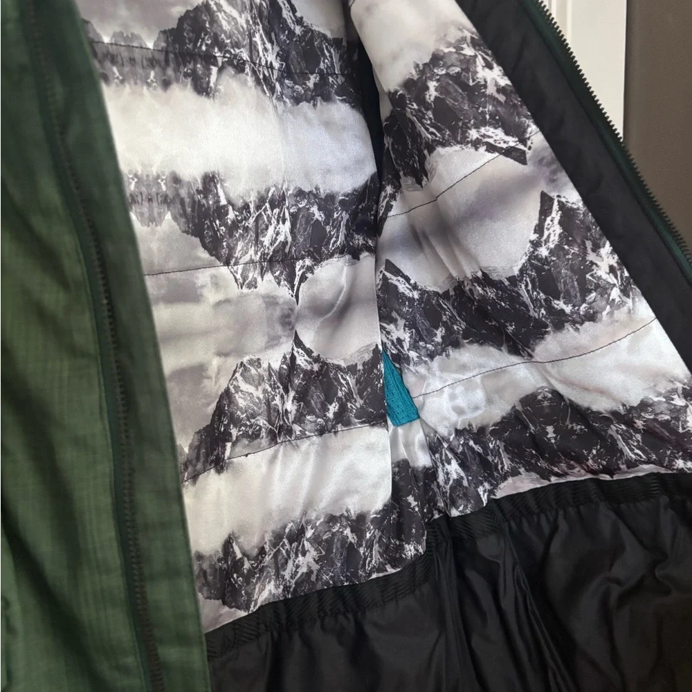 Volcom Hooded Ski Jacket in Dark Green - Picture 4 of 5